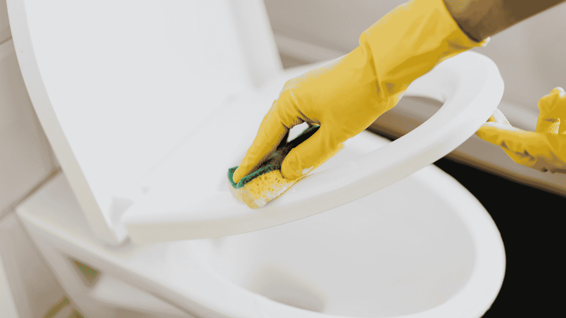 Bathroom deep cleaning service by 302CleanIt for homes in New Castle County DE